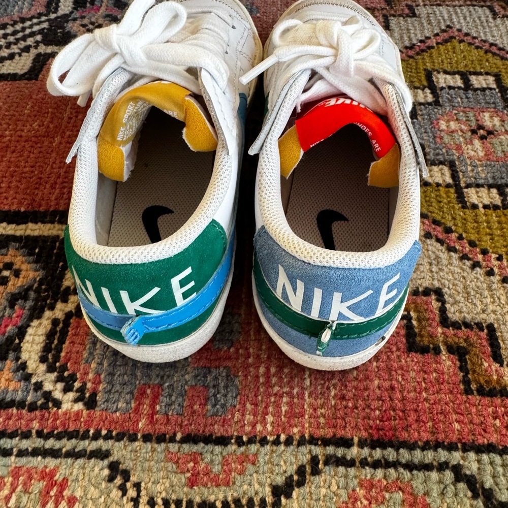 MORE THAN EXCELLENT CONDITION. Nike WOMEN’s BLAZER LOW ‘77 JUMBO